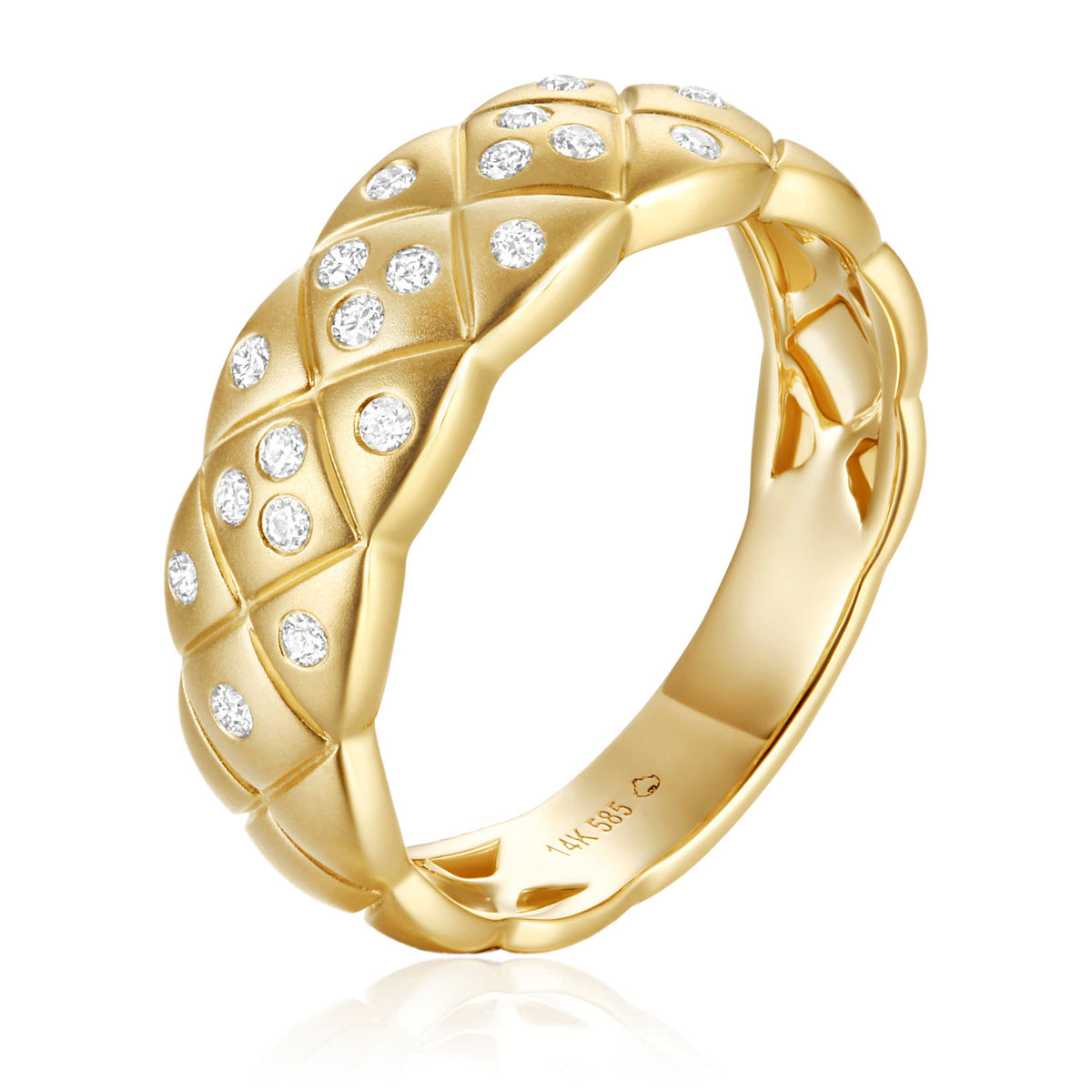 Braided diamond ring with sparkling diamonds. Braided design ensures a timeless piece.