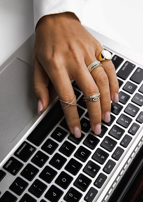 WHAT JEWELRY TO WEAR TO OFFICE