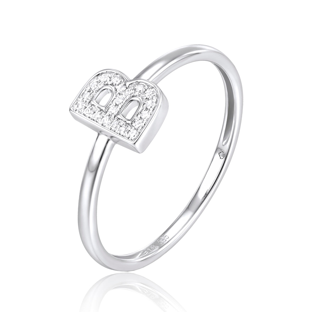 Block Initial Ring blends trends and timeless allure, making a distinct personalized statement.