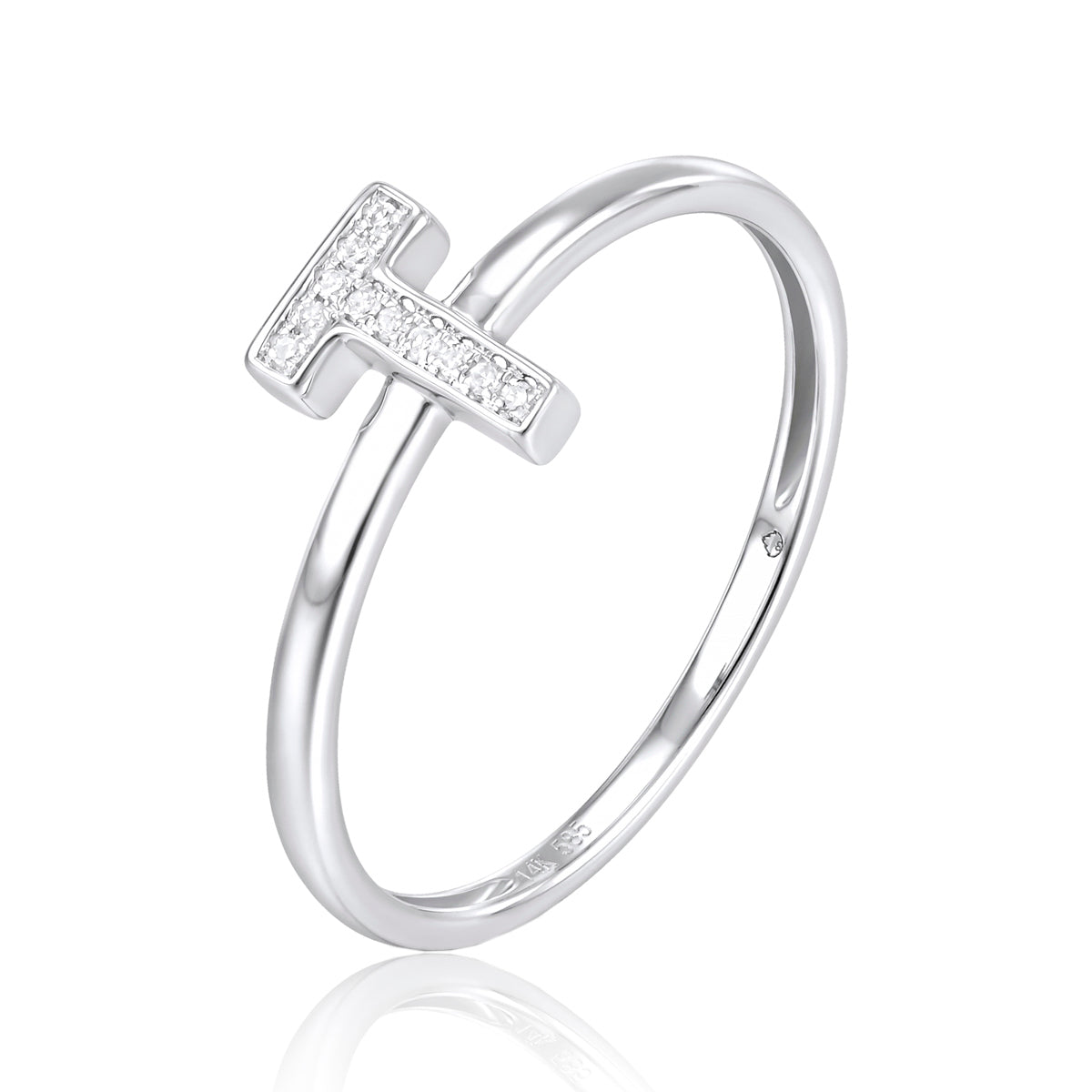 Block Initial Ring blends trends and timeless allure, making a distinct personalized statement.
