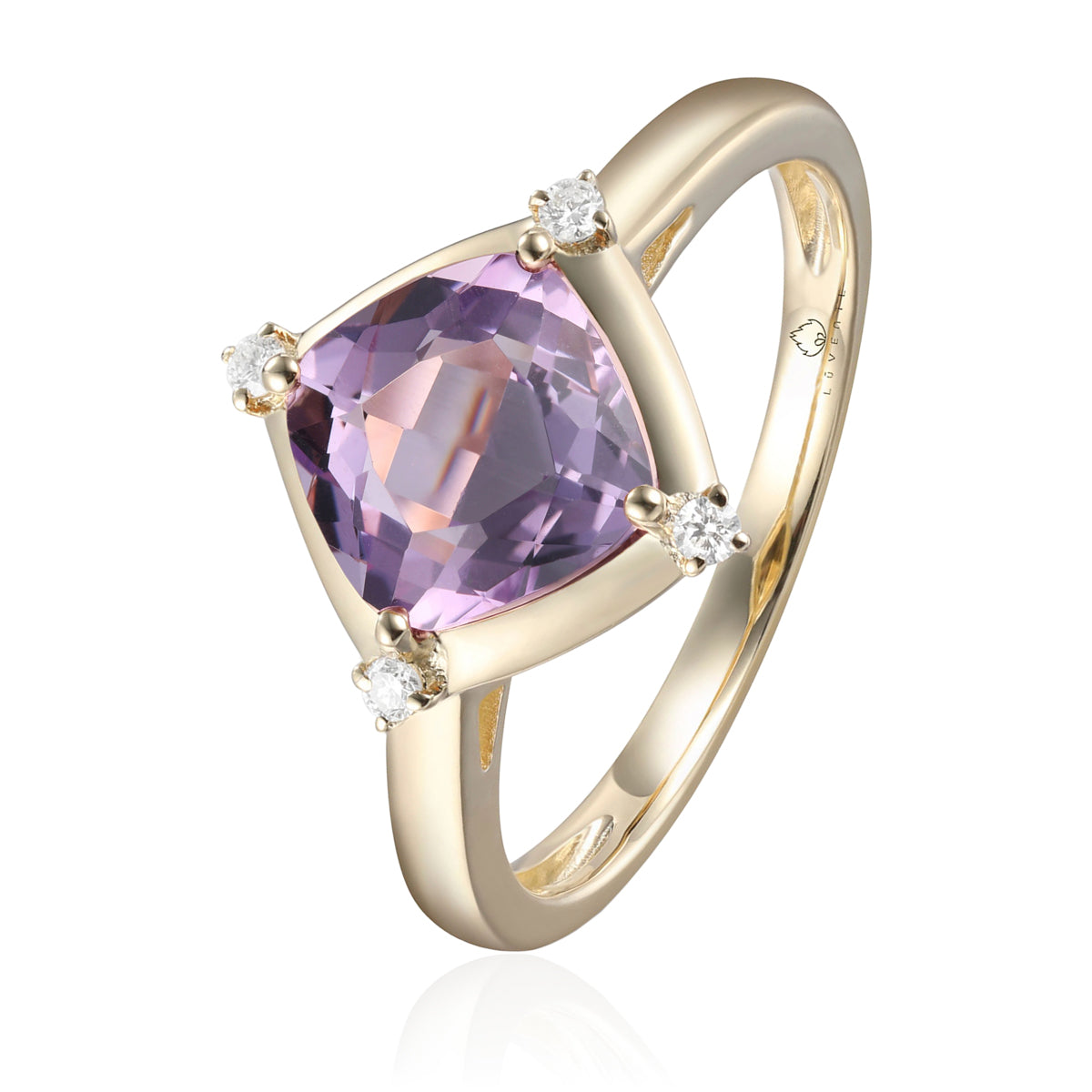 Stunning ring with a gemstone at an angle with diamonds at each corner to accentuate its color. 