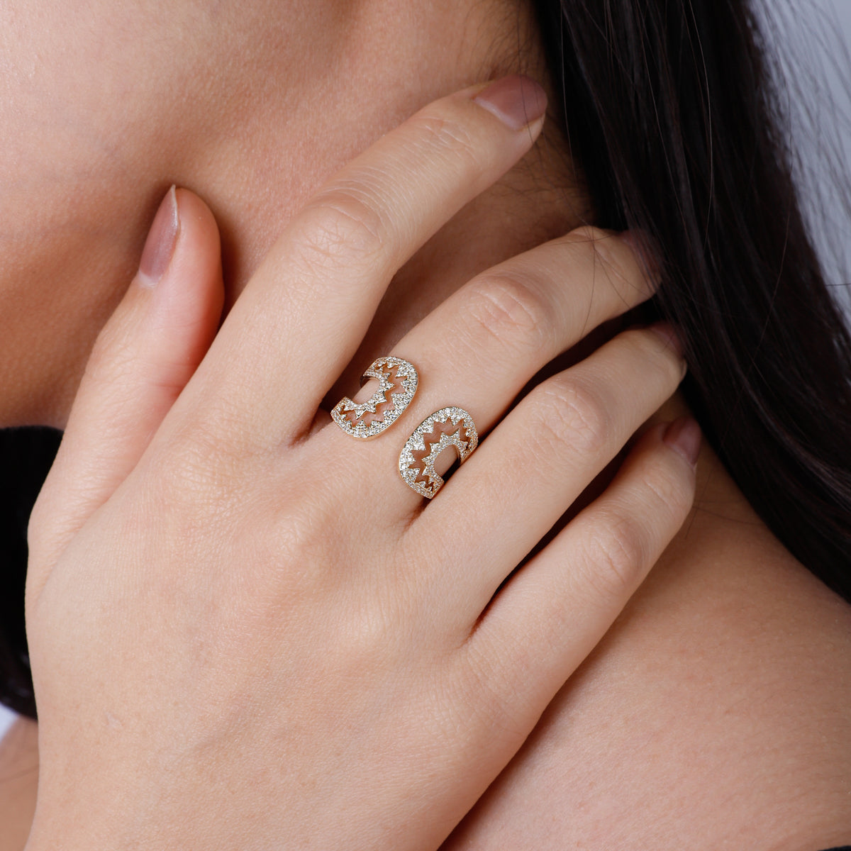 Perfect balance of contemporary & sophistication with geometric open design. Embezzled with diamonds