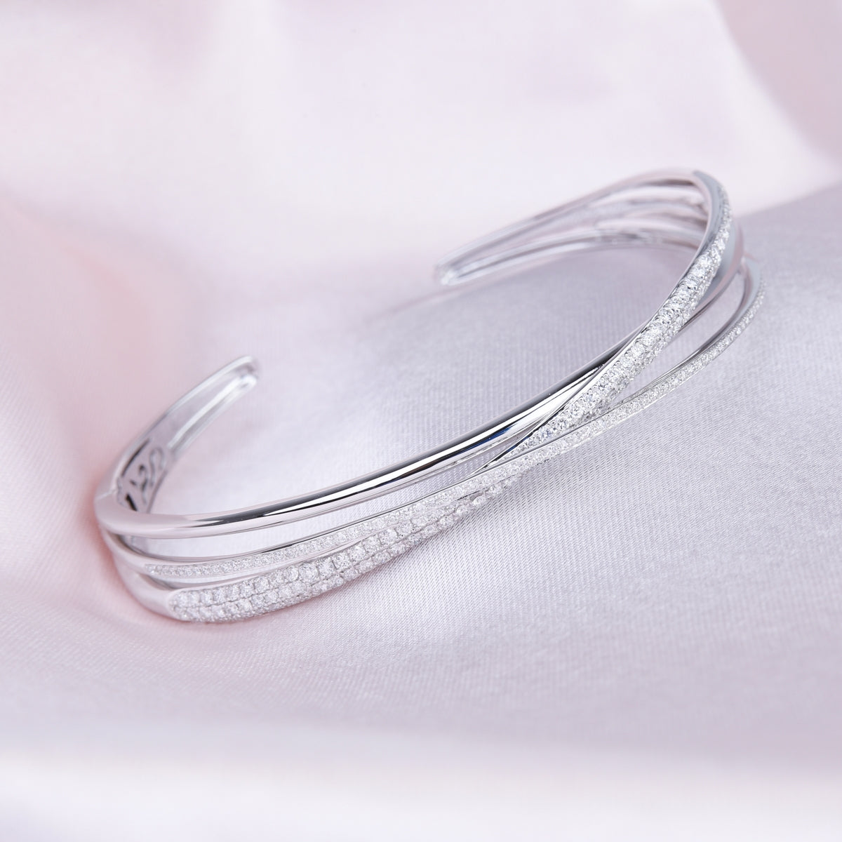 Heavy Crossover Bangle