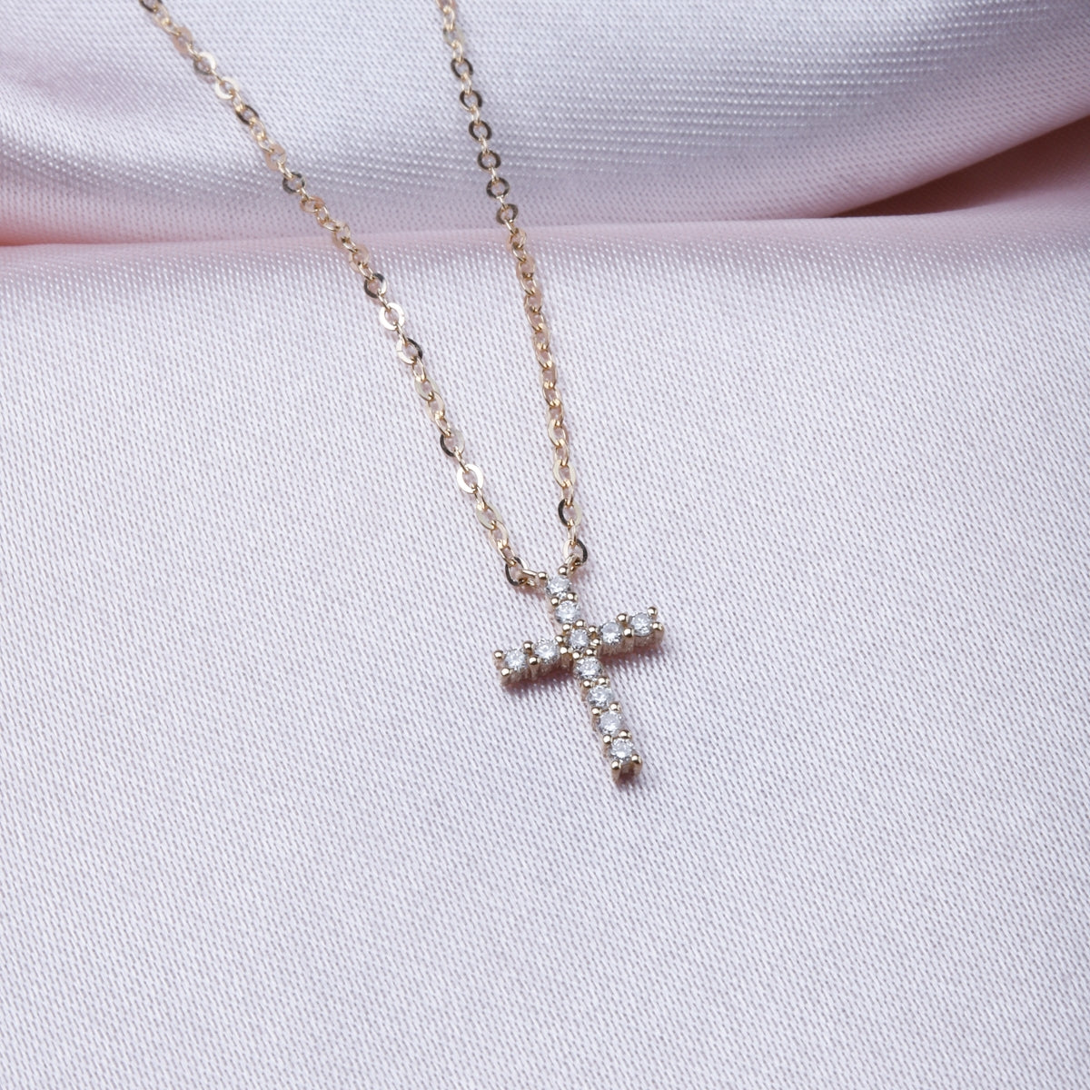 Prong Diamond Cross