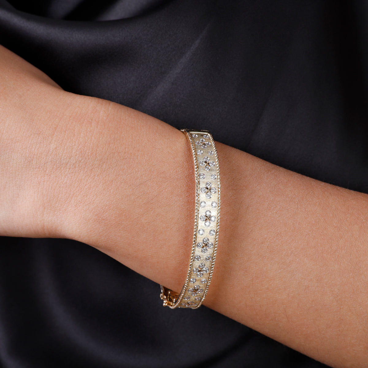 Luxe Clover Embedded Bangle