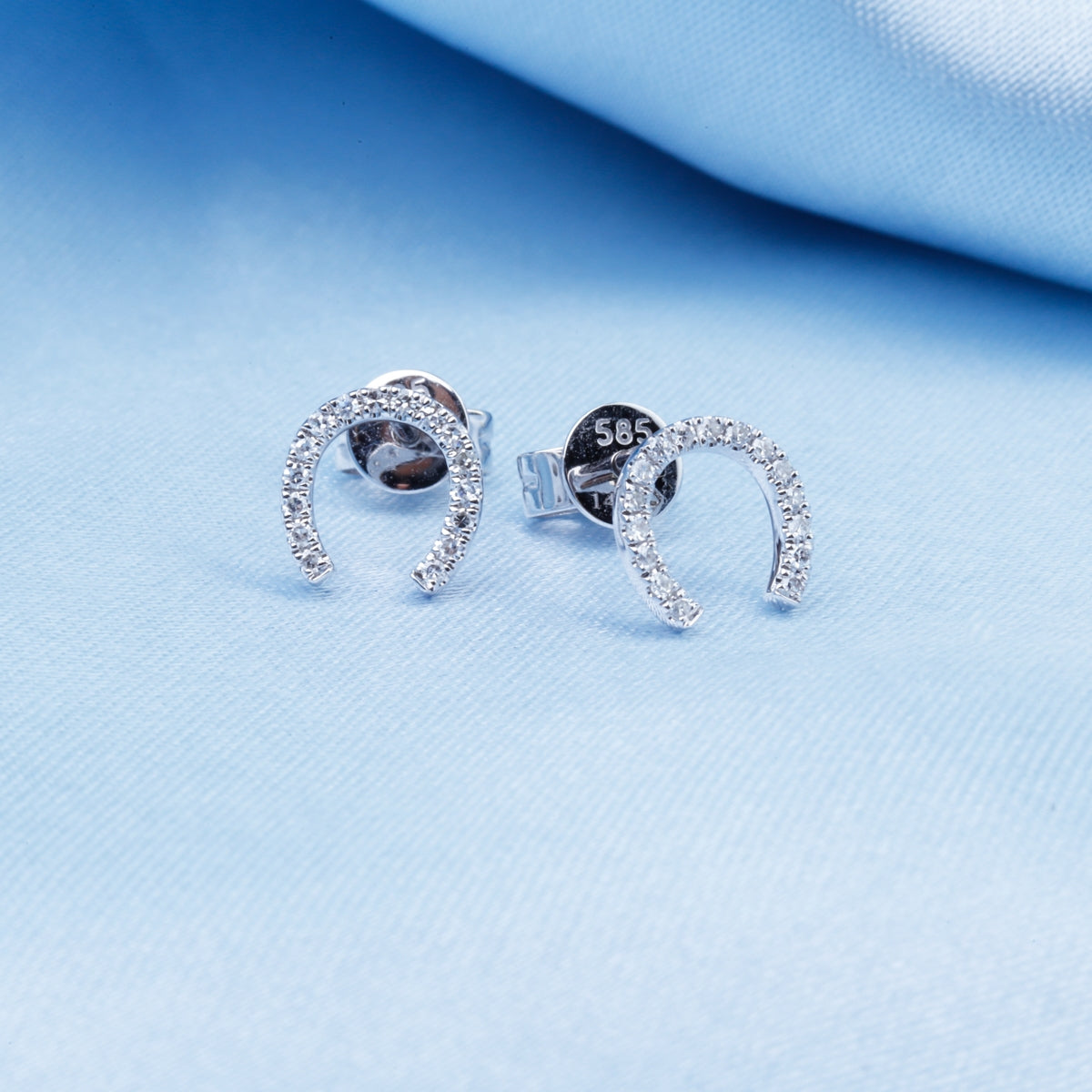 Horseshoe Studs