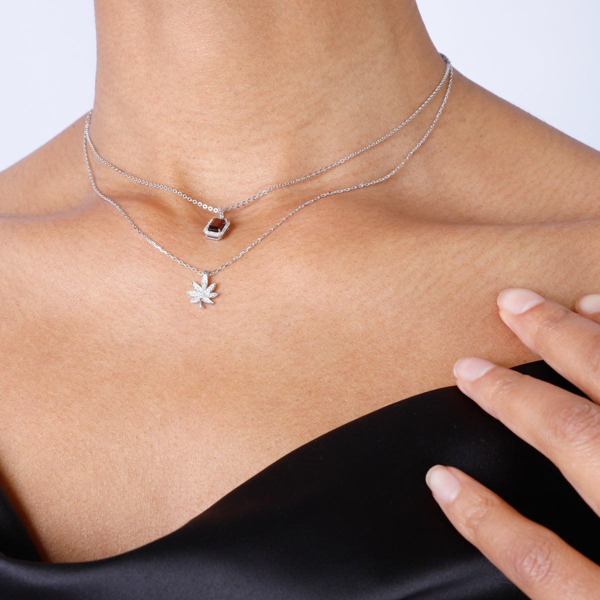 Discover our 420 Diamond Necklace. With exquisite diamonds, this piece will add a touch of luxury.