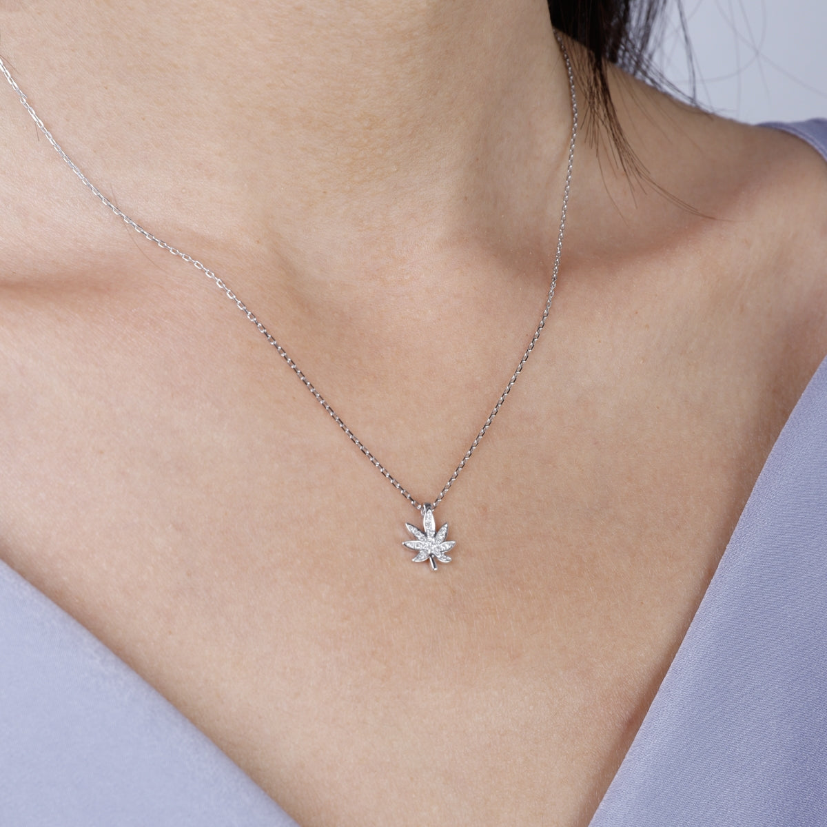 Discover our 420 Diamond Necklace. With exquisite diamonds, this piece will add a touch of luxury.