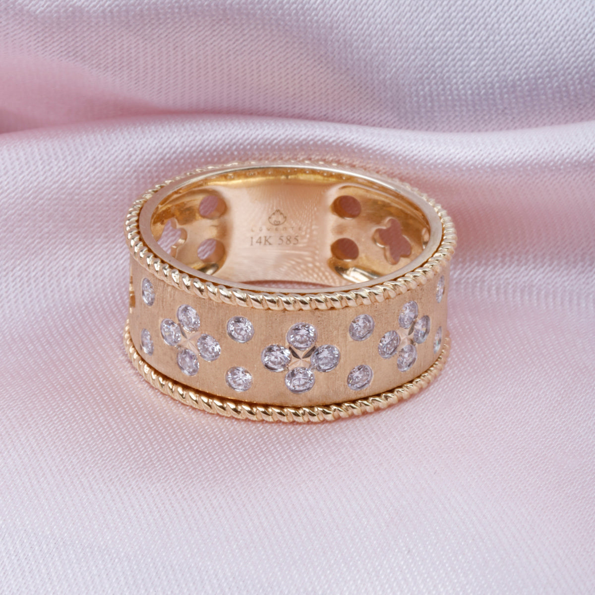 Clover Wide Diamond Band