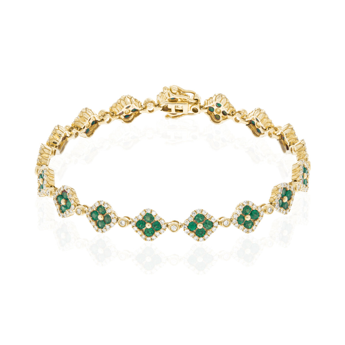 Timeless clover inspired bracelet with precious stones and a diamond halo. Crafted with attention. 