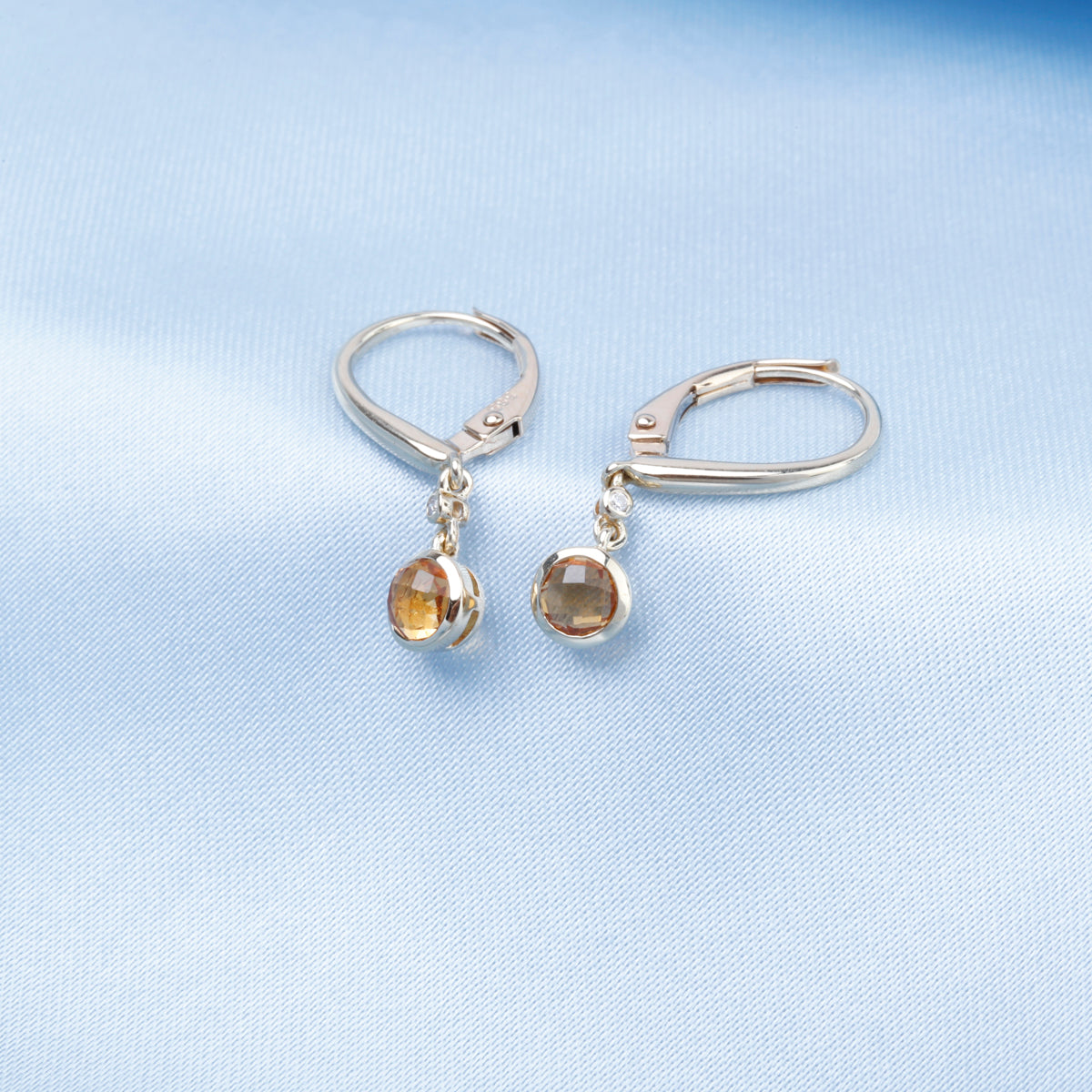 Bezel Round Gem Lever Back Earrings is versatile offering a variety of gemstone colors. 