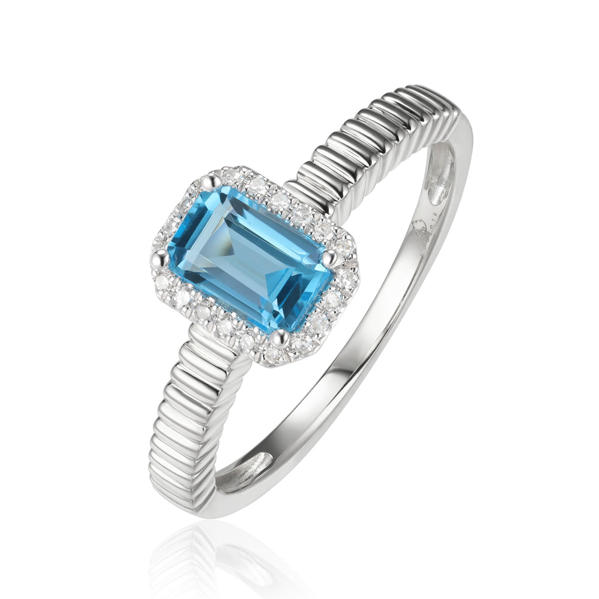 Ribbed Radiant Halo Cut