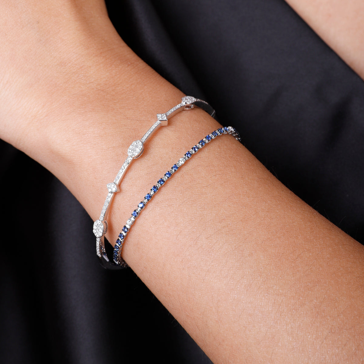 Oval Illusion Stud Bangle