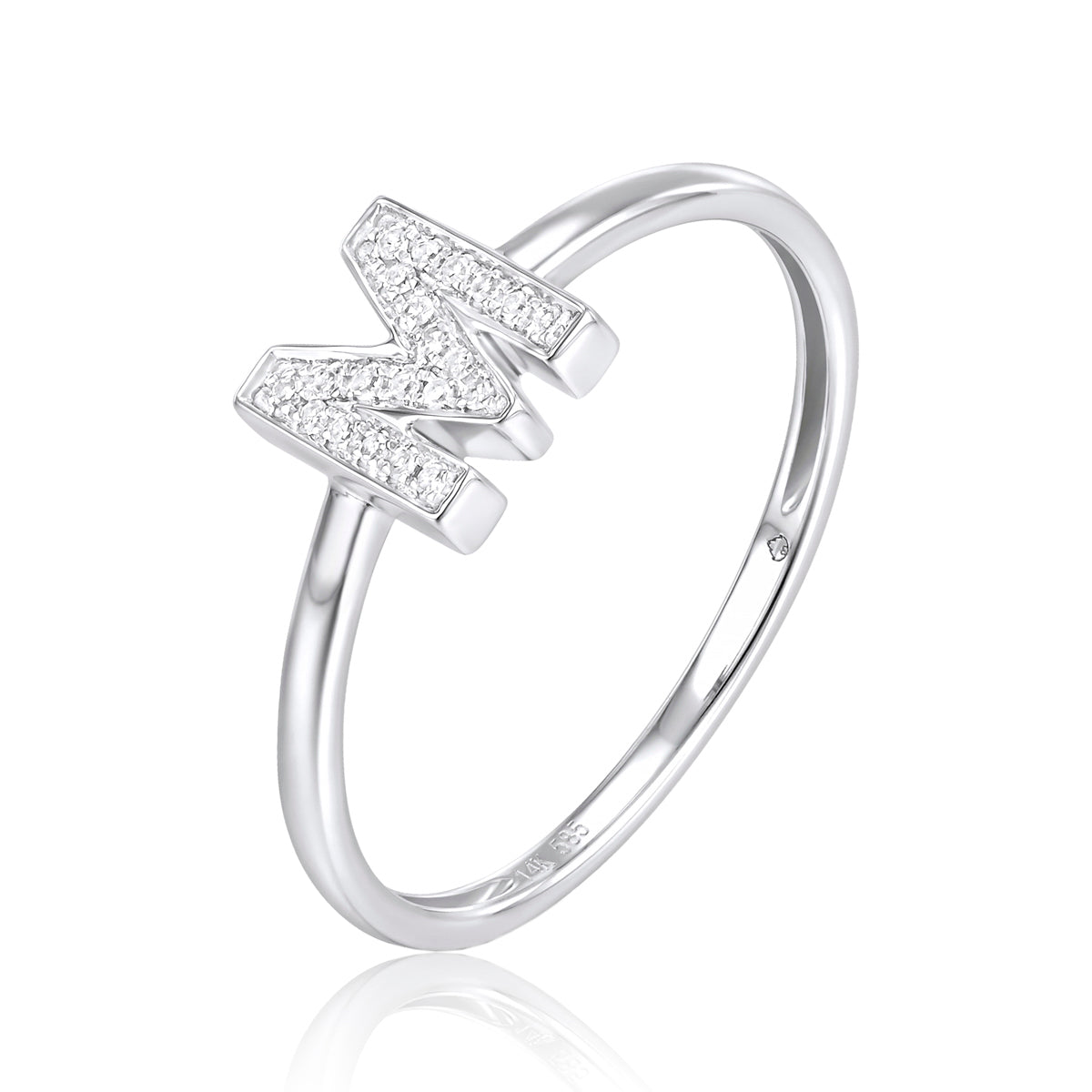Block Initial Ring blends trends and timeless allure, making a distinct personalized statement.