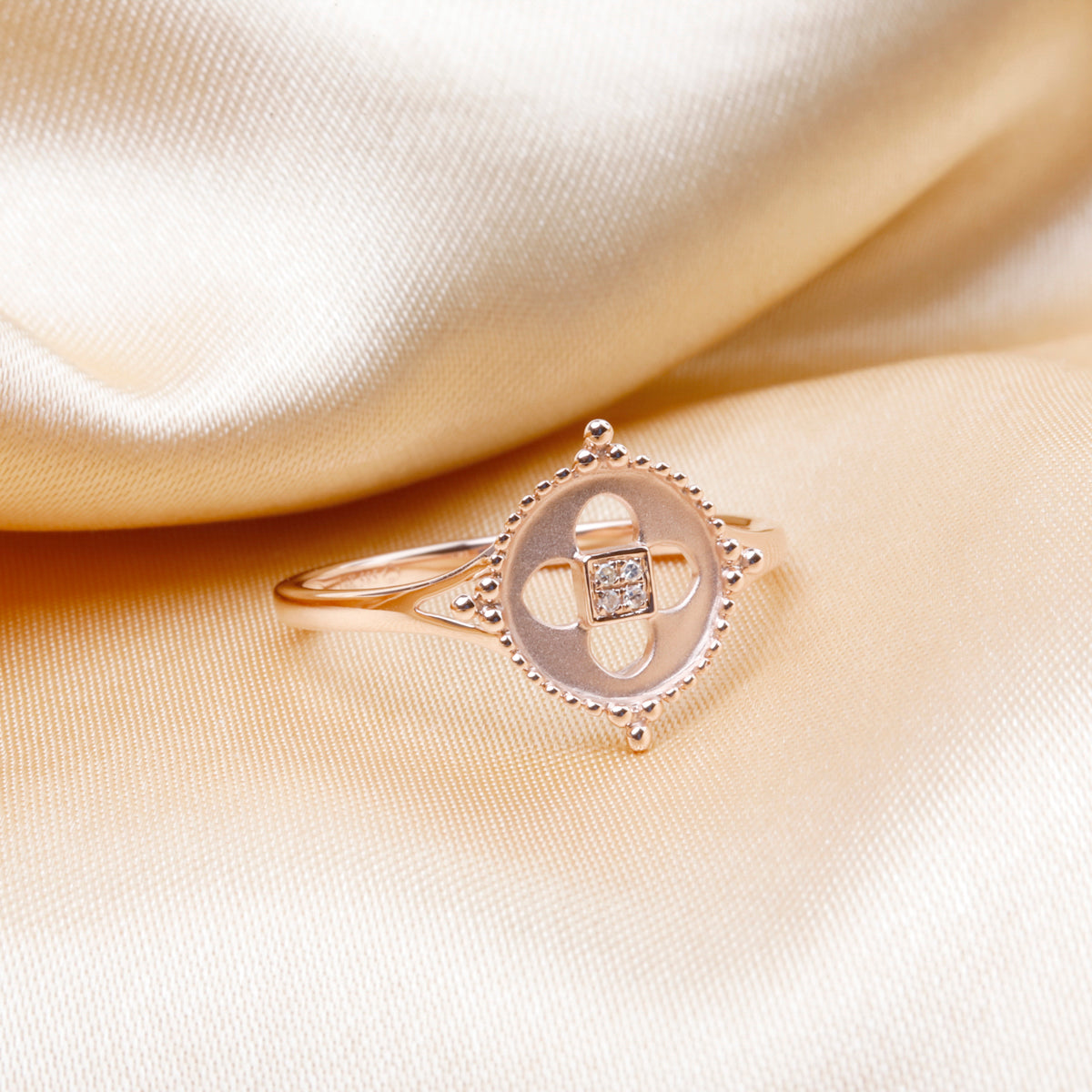 Beaded everyday diamond ring is an elegant piece, richly embellished with shimmering diamonds.