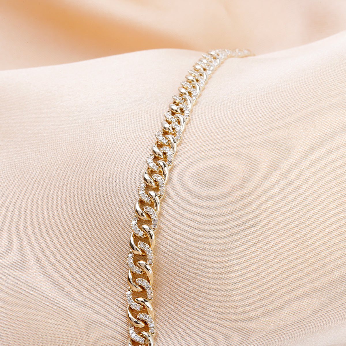 Delicate Chain Bracelet