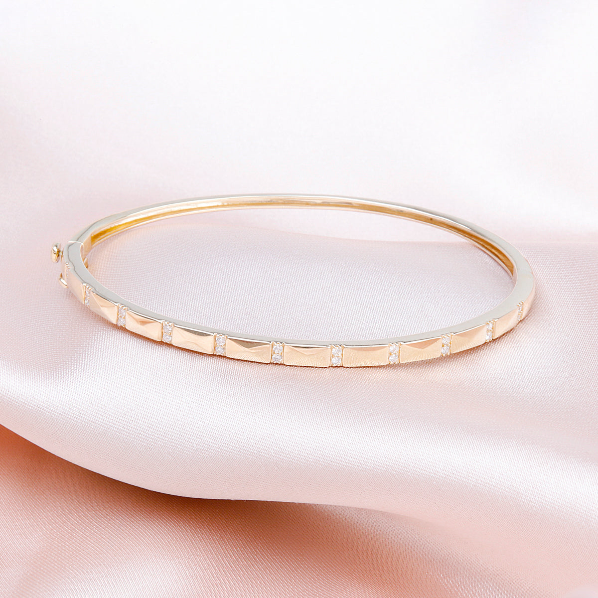 The Aurelia Bangle