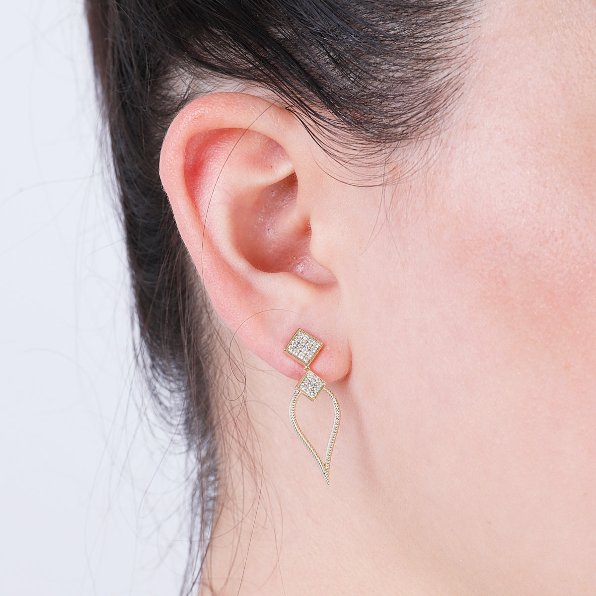 Vintage Gilded Teardrop Earring