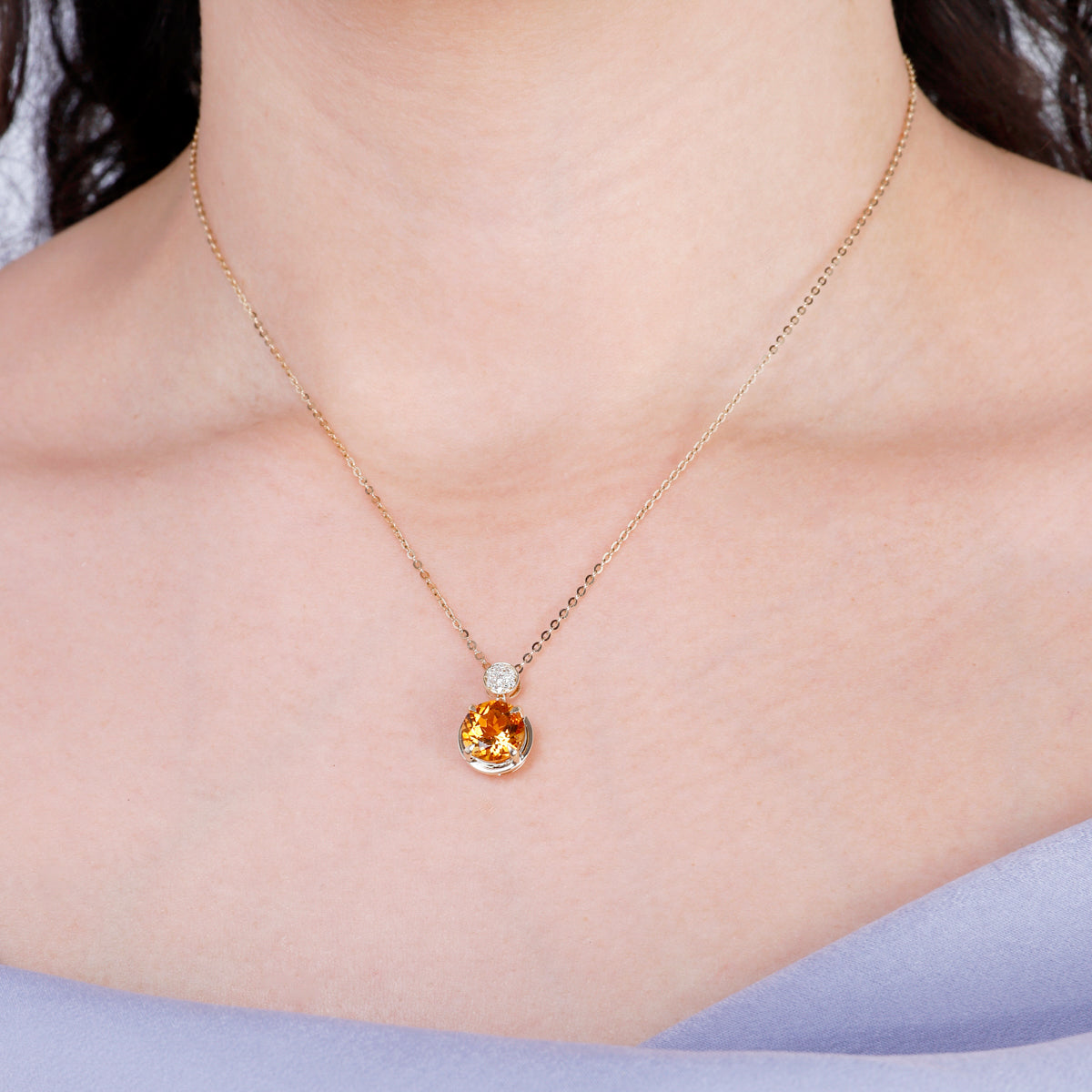 Lumnious Round Gem Necklace