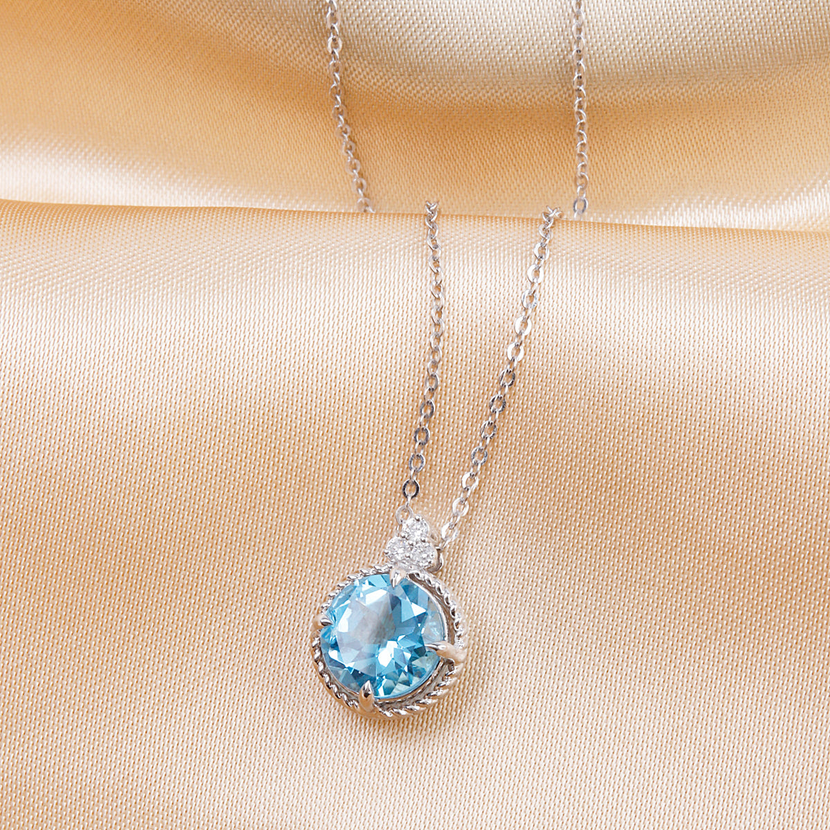 Luxe Round Gem Necklace