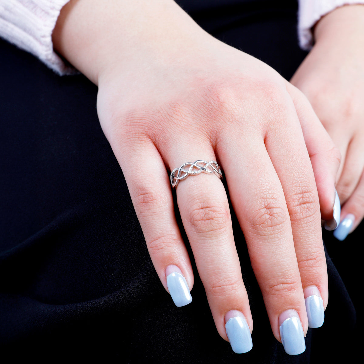 Everlasting Knot Ring