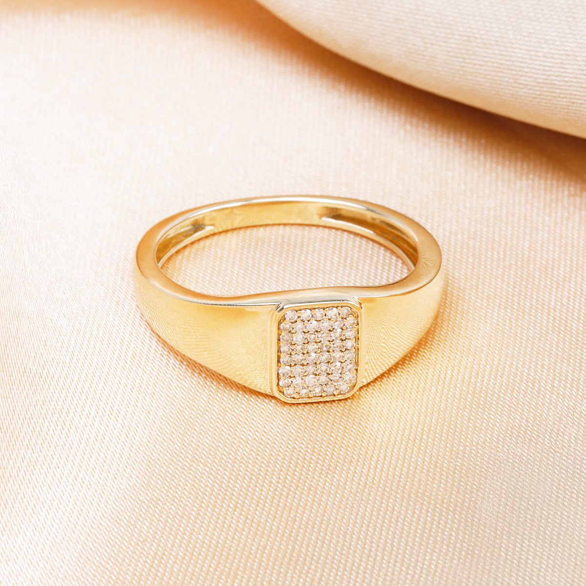Carré Signet Pave Ring