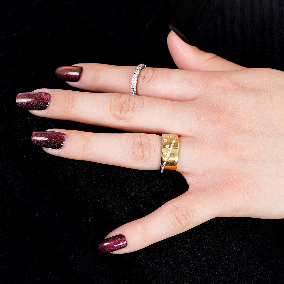 Bold Wave Speckles Diamond Band