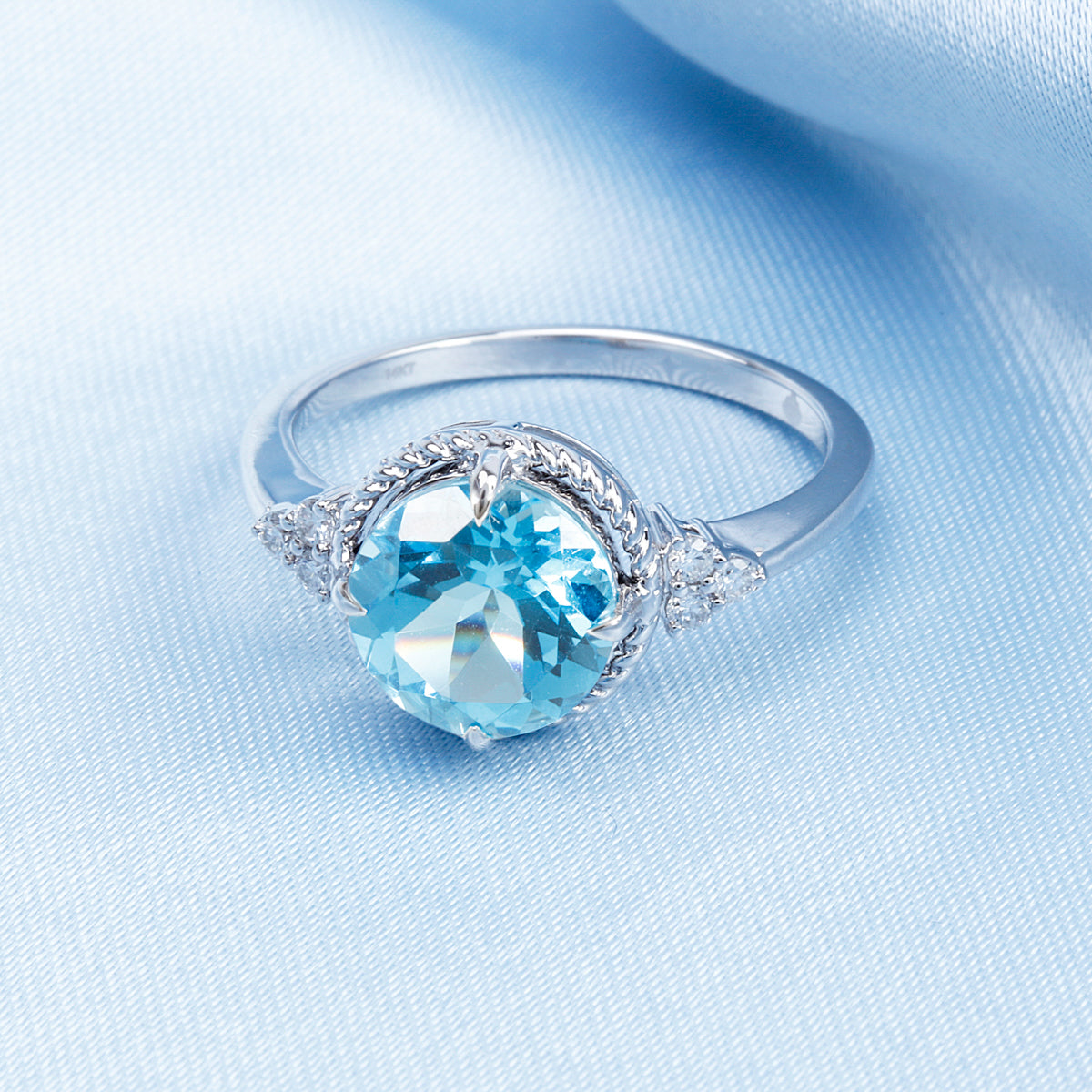 Luxe Round Gem Ring