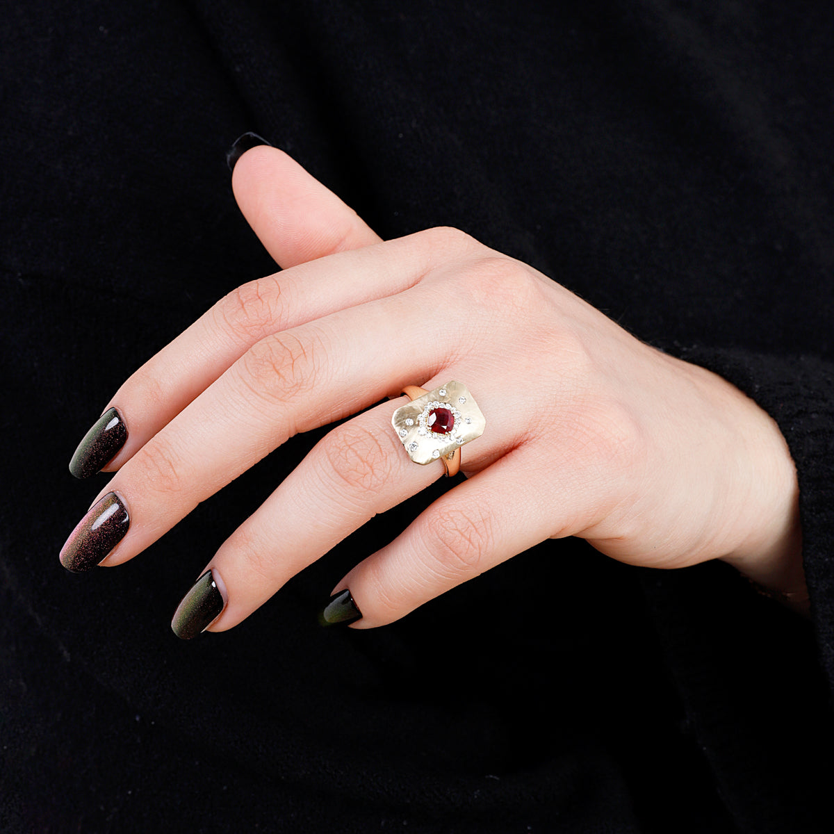 Precious Statement Speckle Ring