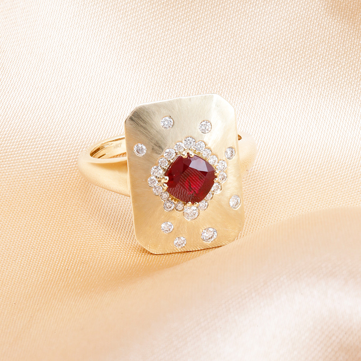 Precious Statement Speckle Ring