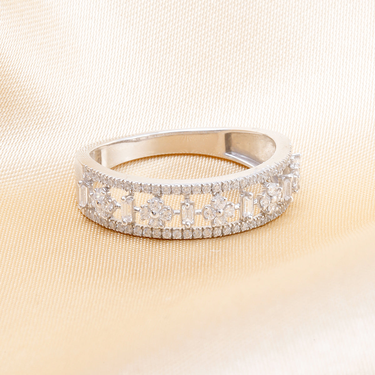 Clover & Baguette Band