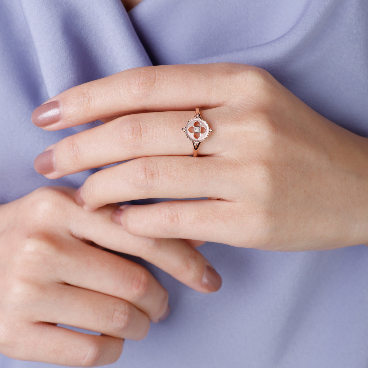 Beaded everyday diamond ring is an elegant piece, richly embellished with shimmering diamonds.