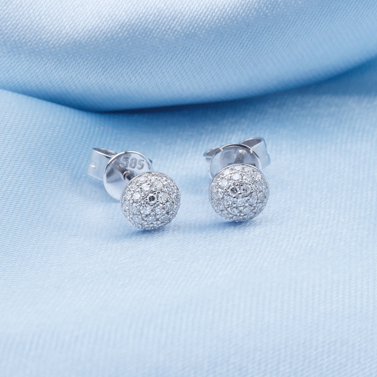 Illusion Round Diamond Studs