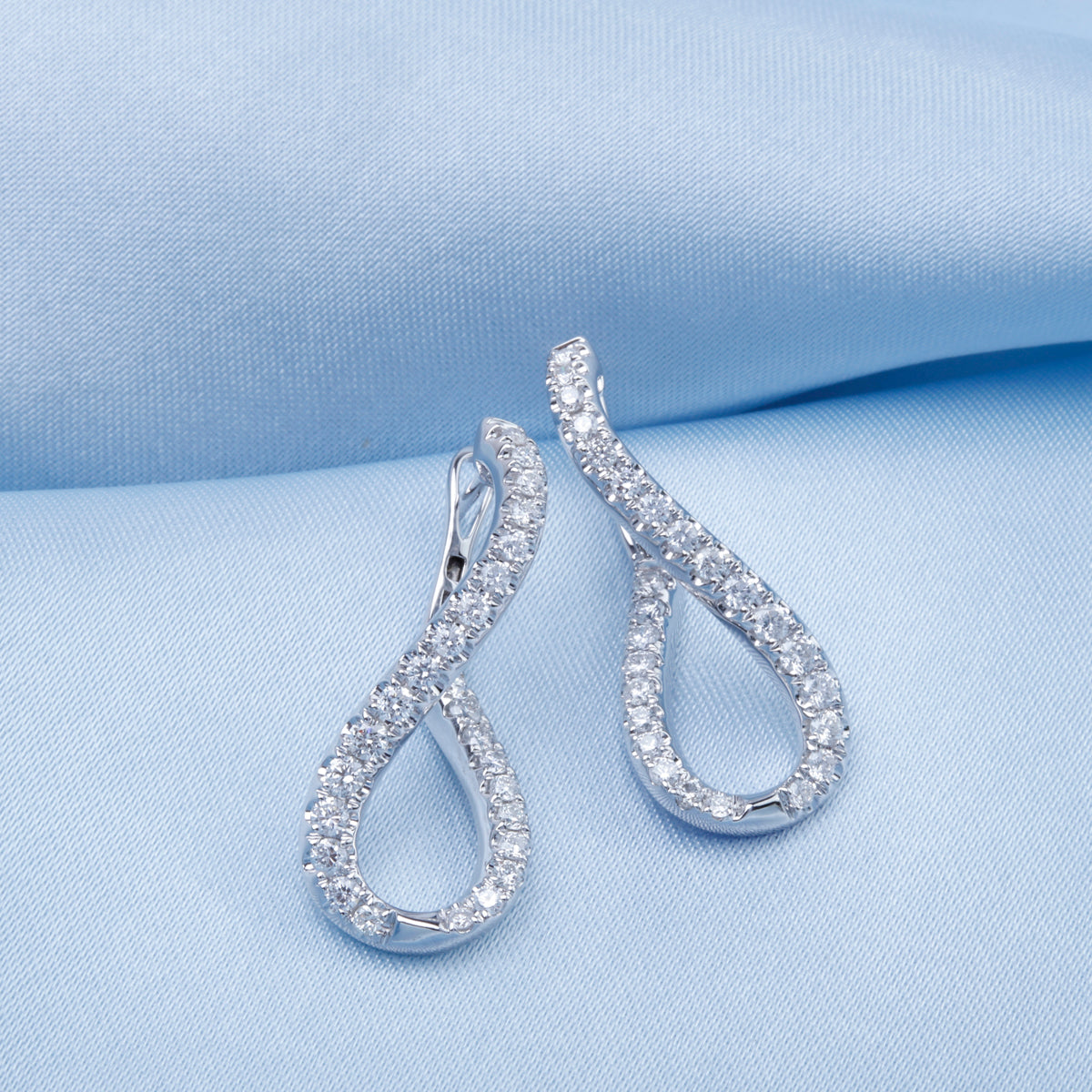 Figure Eight Studded Earring