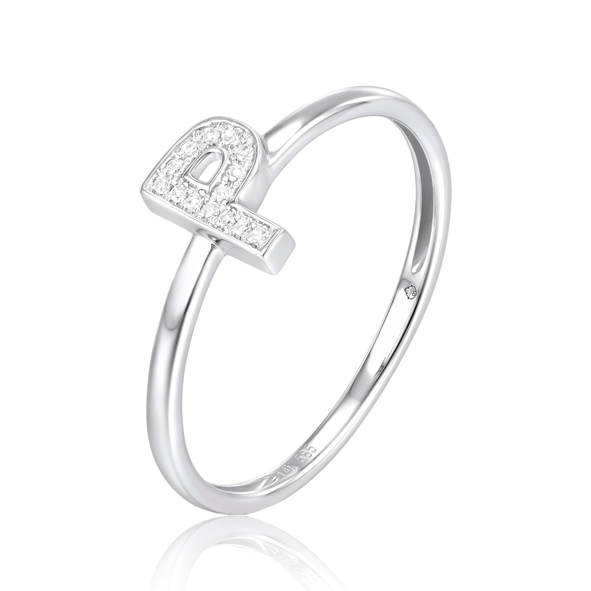 Block Initial Ring blends trends and timeless allure, making a distinct personalized statement.