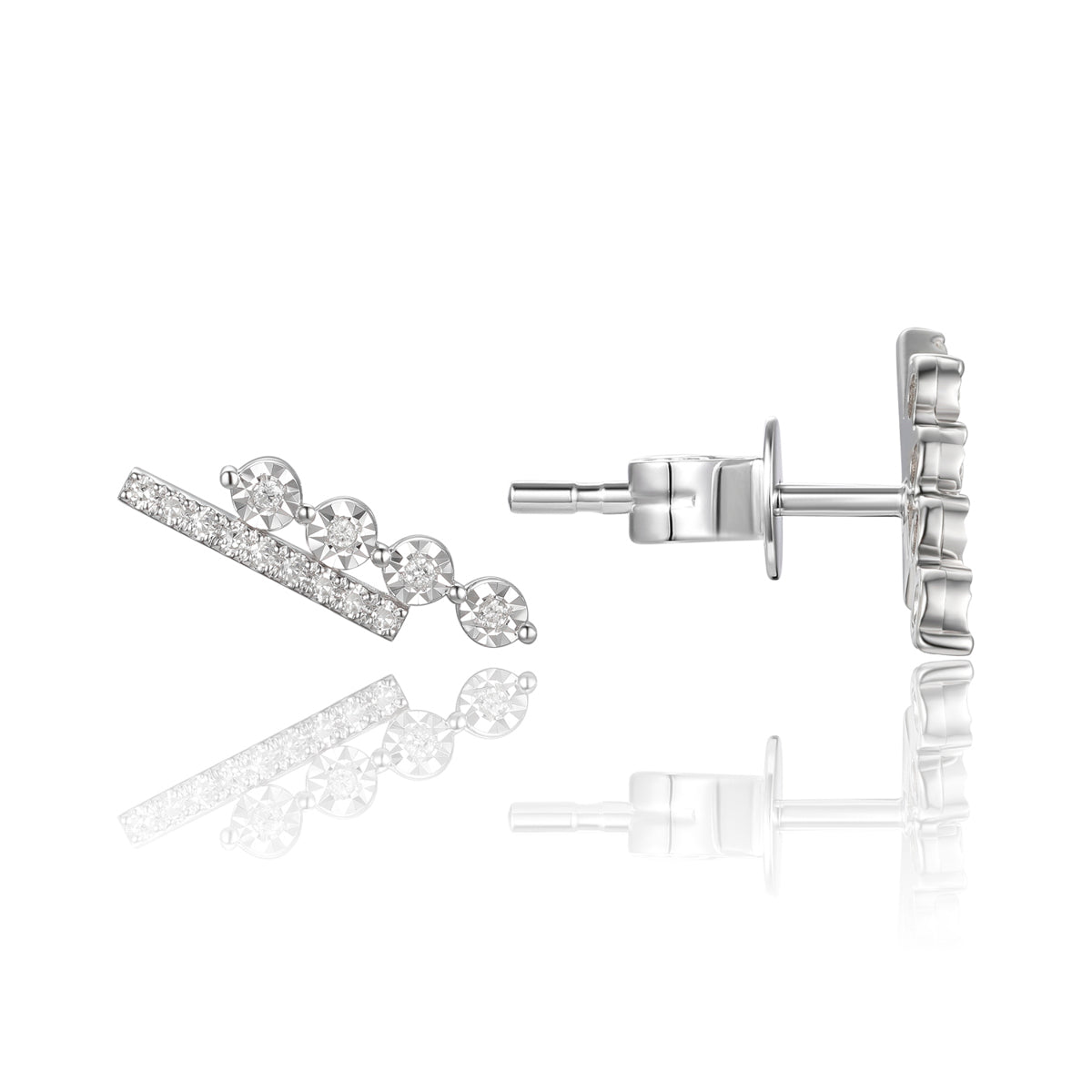 A captivating design with a row of round diamonds colliding with a sleek bar of diamonds