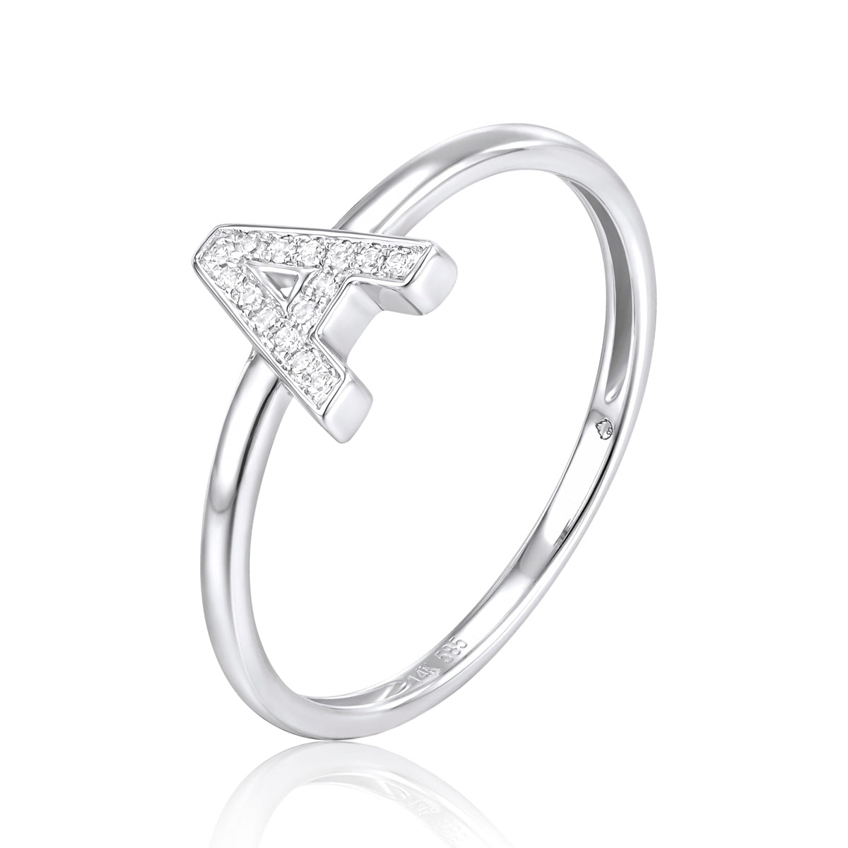 Block Initial Ring blends trends and timeless allure, making a distinct personalized statement.