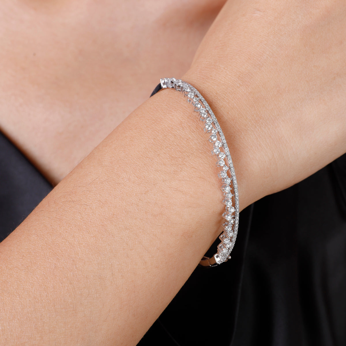 Raindrop Coronet Bangle