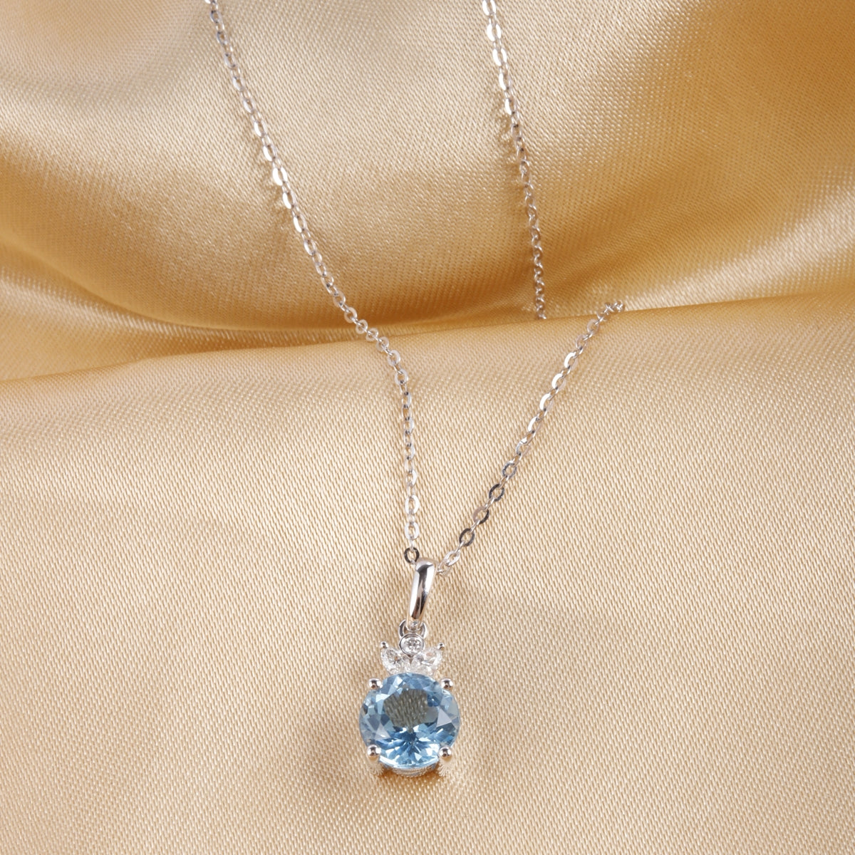 Sparkling Pendant Drop Necklace