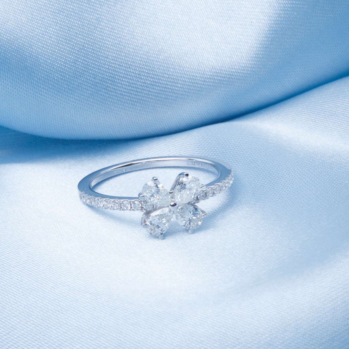 Pear Diamond Clover Ring