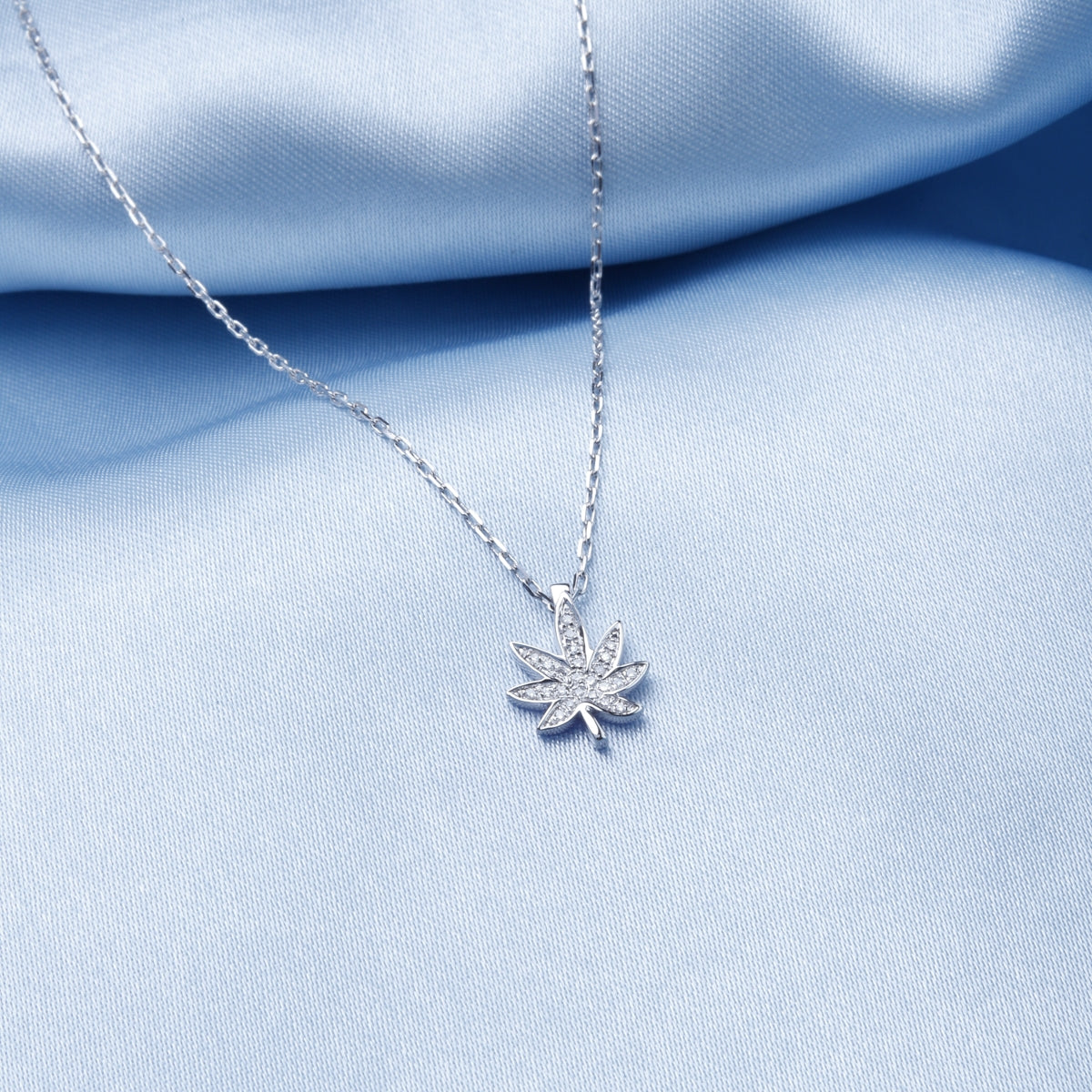 Discover our 420 Diamond Necklace. With exquisite diamonds, this piece will add a touch of luxury.